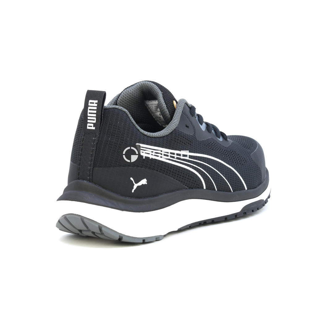 részlet PUMA Celerity S1P ESD munkavédelmi félcipő fekete, könnyű, kényelmes és légátere