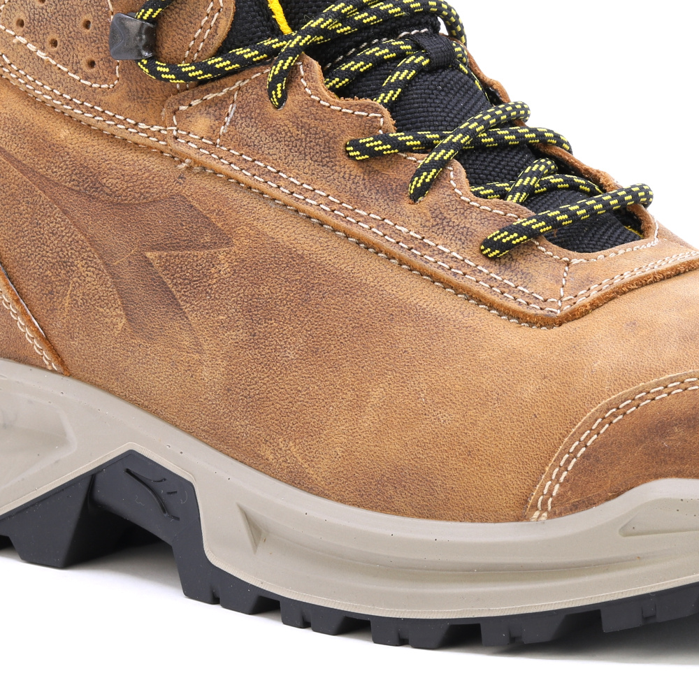 részlet DIADORA Country Mid S3 hnědá pánská pracovní obuv