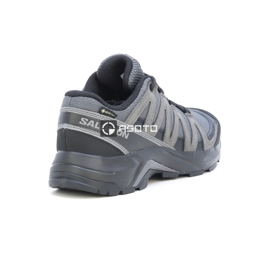 részlet SALOMON X-Adventure Recon GTX membrán Gore-Tex® trekking cipők