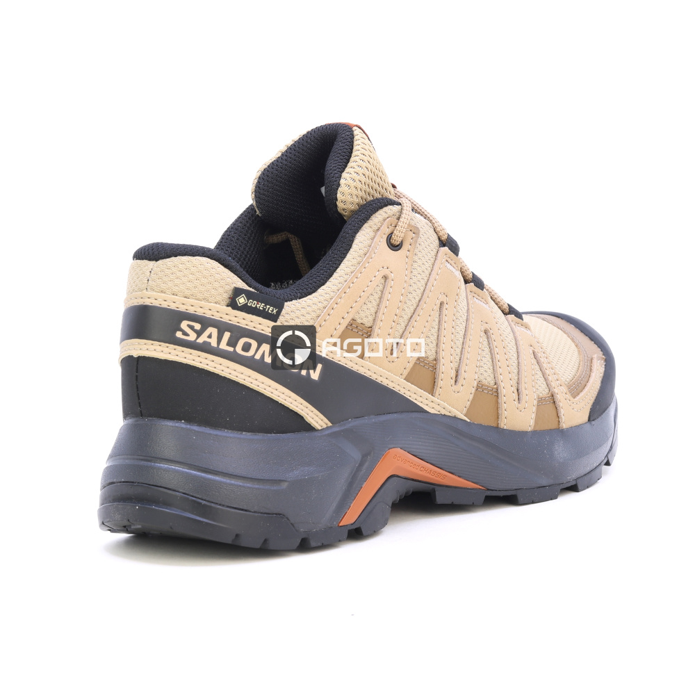 részlet SALOMON X-Adventure Recon GTX membrán Gore-Tex® trekking cipők