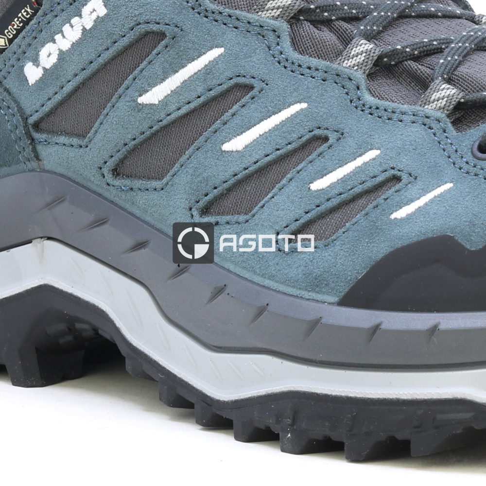 részlet LOWA Innovo GTX Lo Gore-Tex® trekking cipők