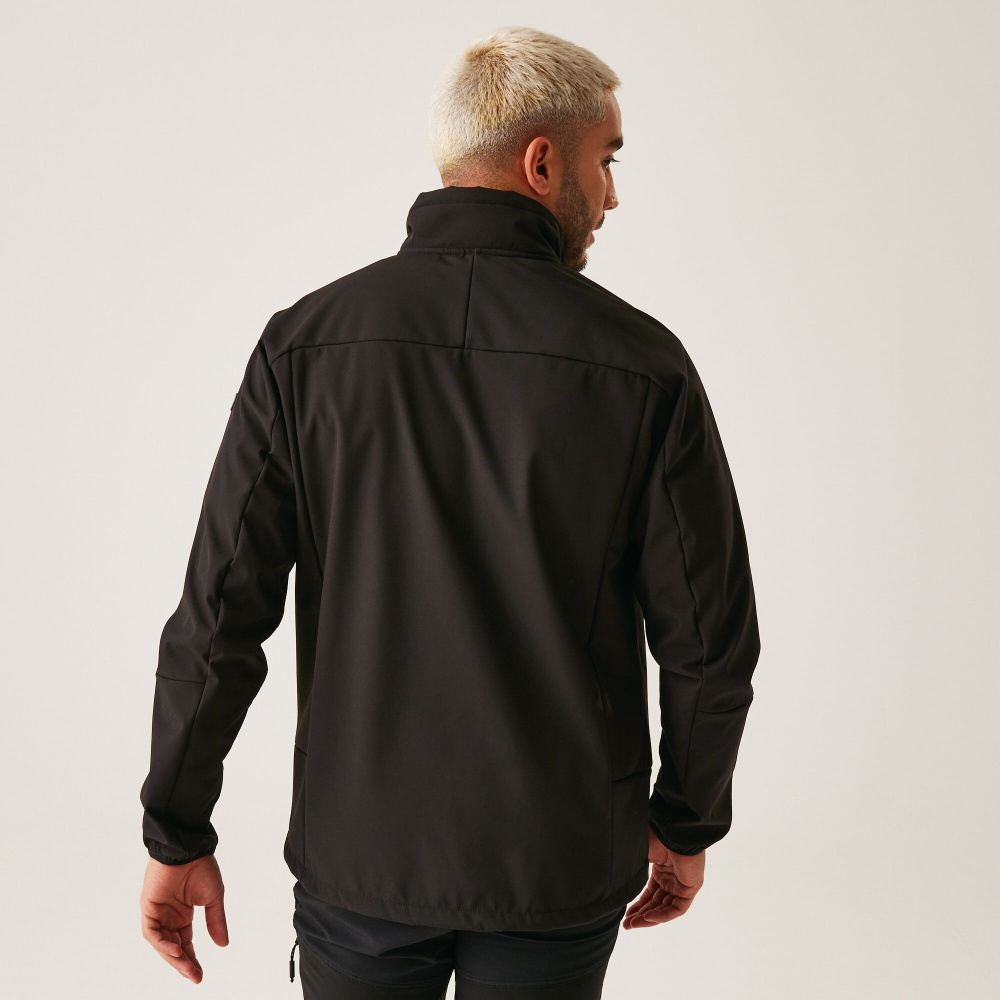 részlet REGATTA Moutdale fekete férfi softshell outdoor kabát, 15 000 mm vízoszlop