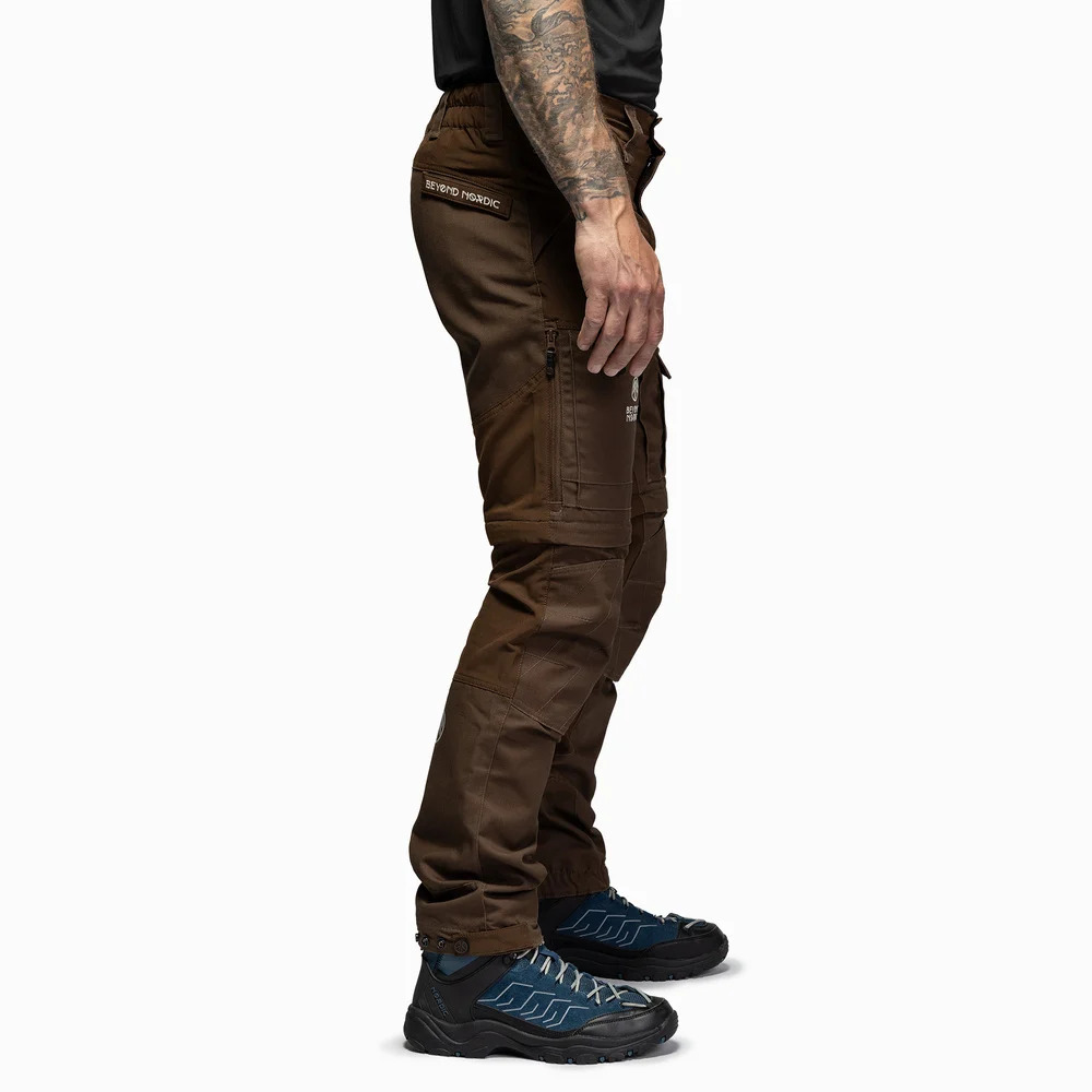 részlet Beyond Nordic Sweden Zip-Off Teflon EcoElite® túranadrág