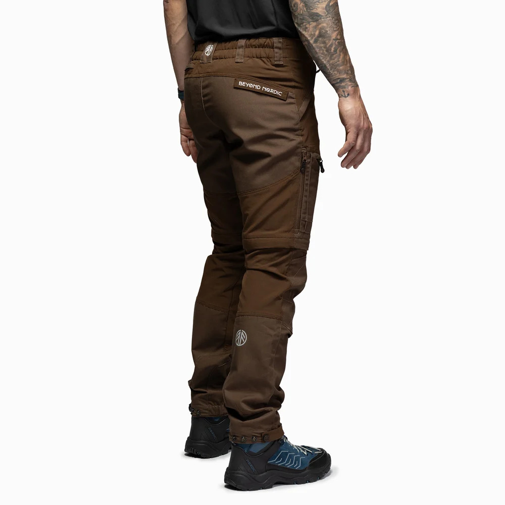 részlet Beyond Nordic Sweden Zip-Off Teflon EcoElite® túranadrág