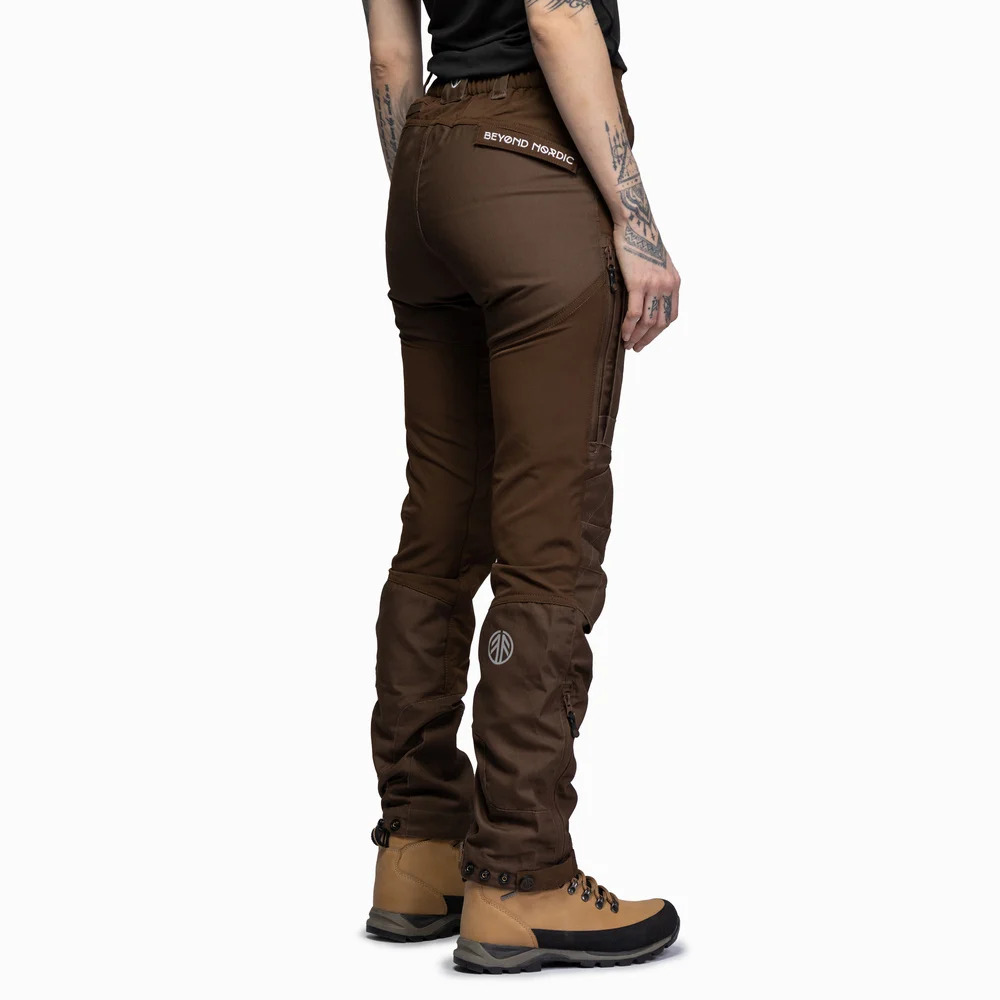 részlet Beyond Nordic Sweden BN001 Teflon EcoElite® RECCO női túranadrág