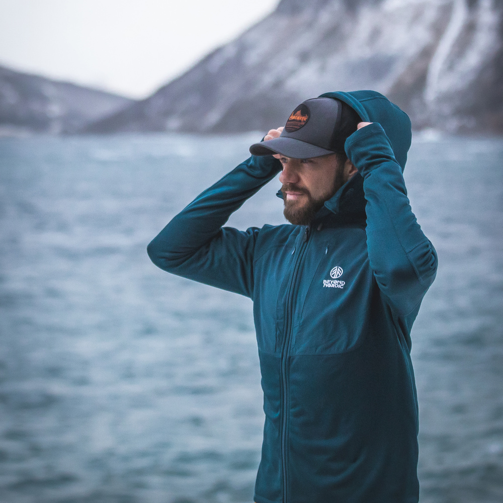 részlet Beyond Nordic Sweden férfi trekking kabát