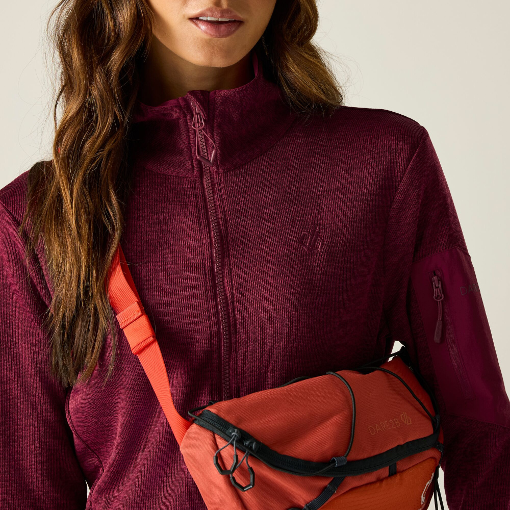 részlet DARE2B Torrek II bordó női outdoor pulóver, kényelmes és funkcionális