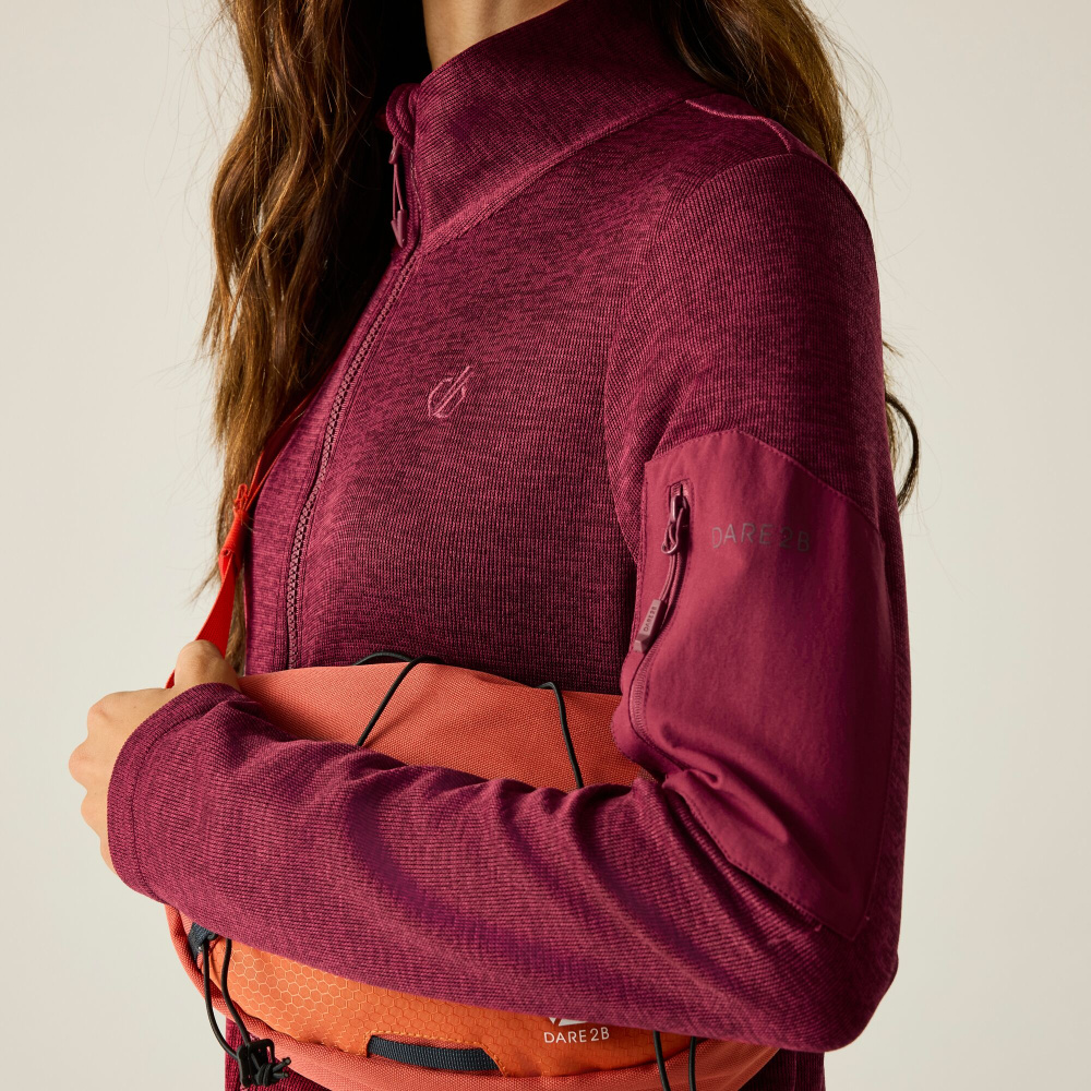részlet DARE2B Torrek II bordó női outdoor pulóver, kényelmes és funkcionális