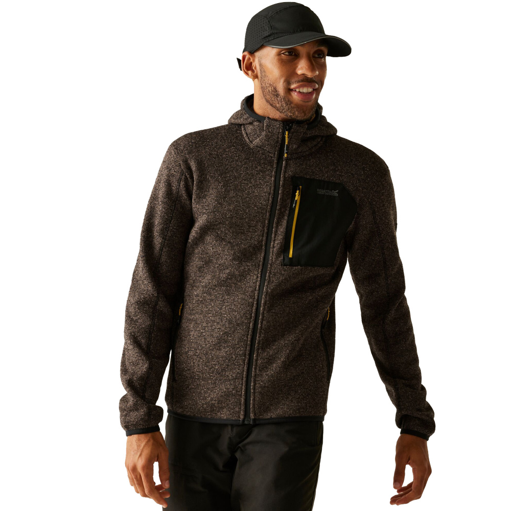 részlet REGATTA Newhill barna férfi outdoor pulóver kapucnival, kényelmes és funkcionáli