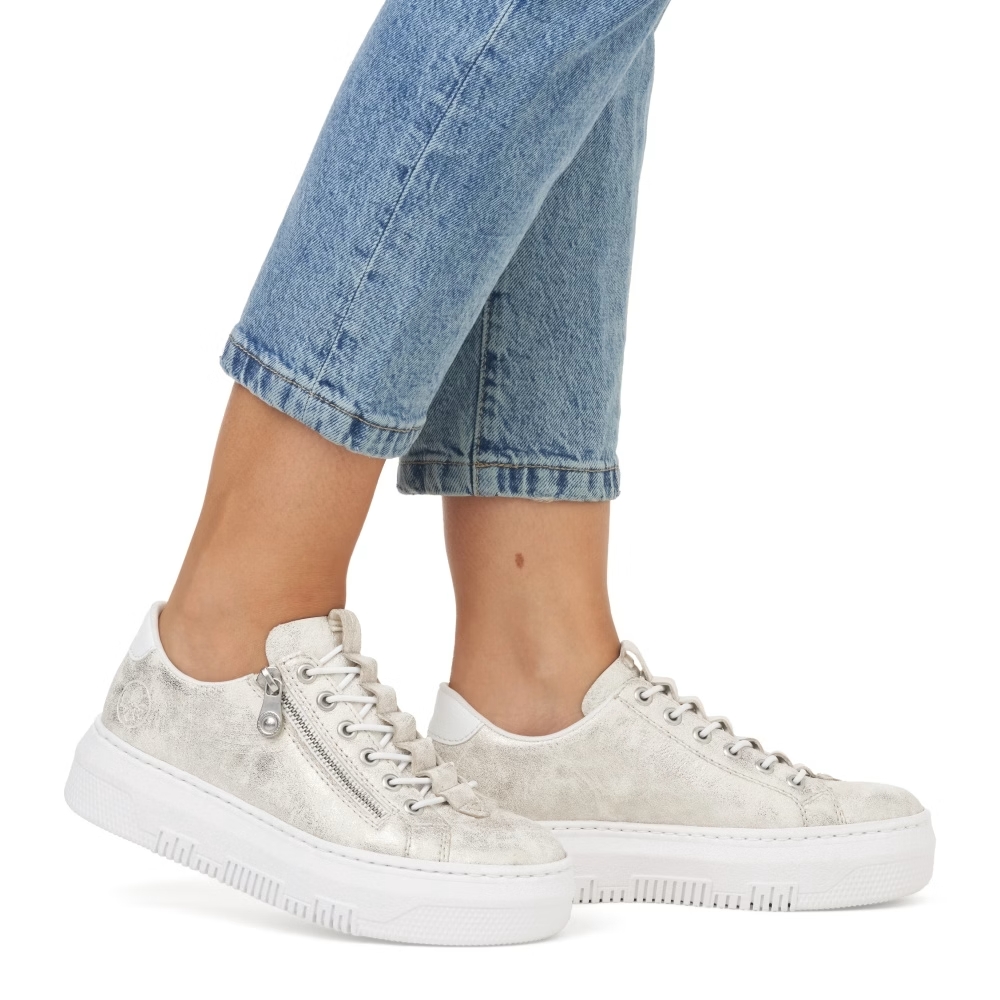 részlet RIEKER M1953-60 női cipő