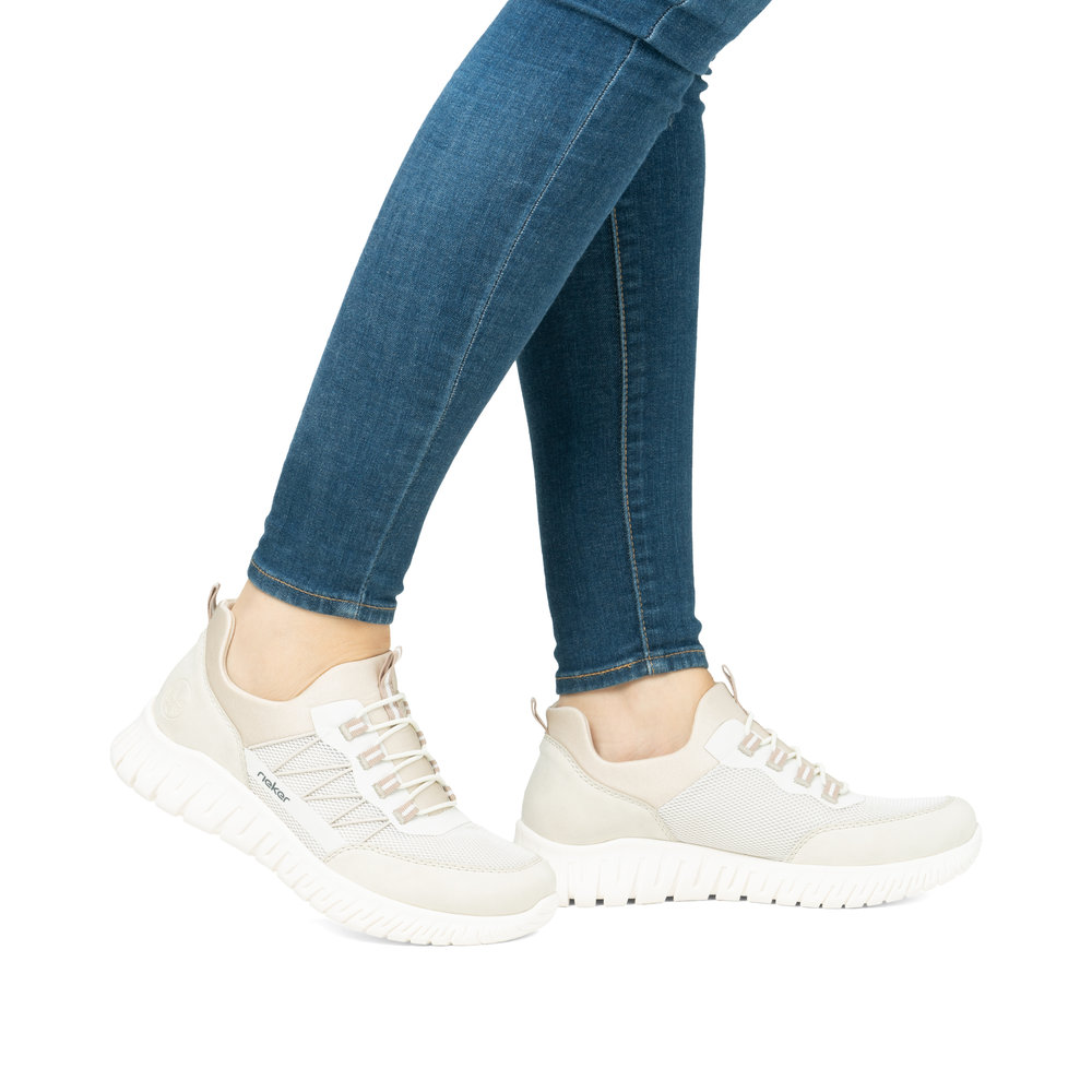 részlet RIEKER M5358-60 női cipő