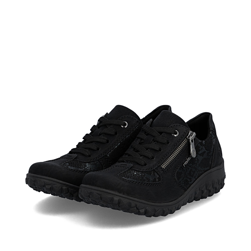 részlet RIEKER 59501-00 fekete női modern és kényelmes félcipő mintával