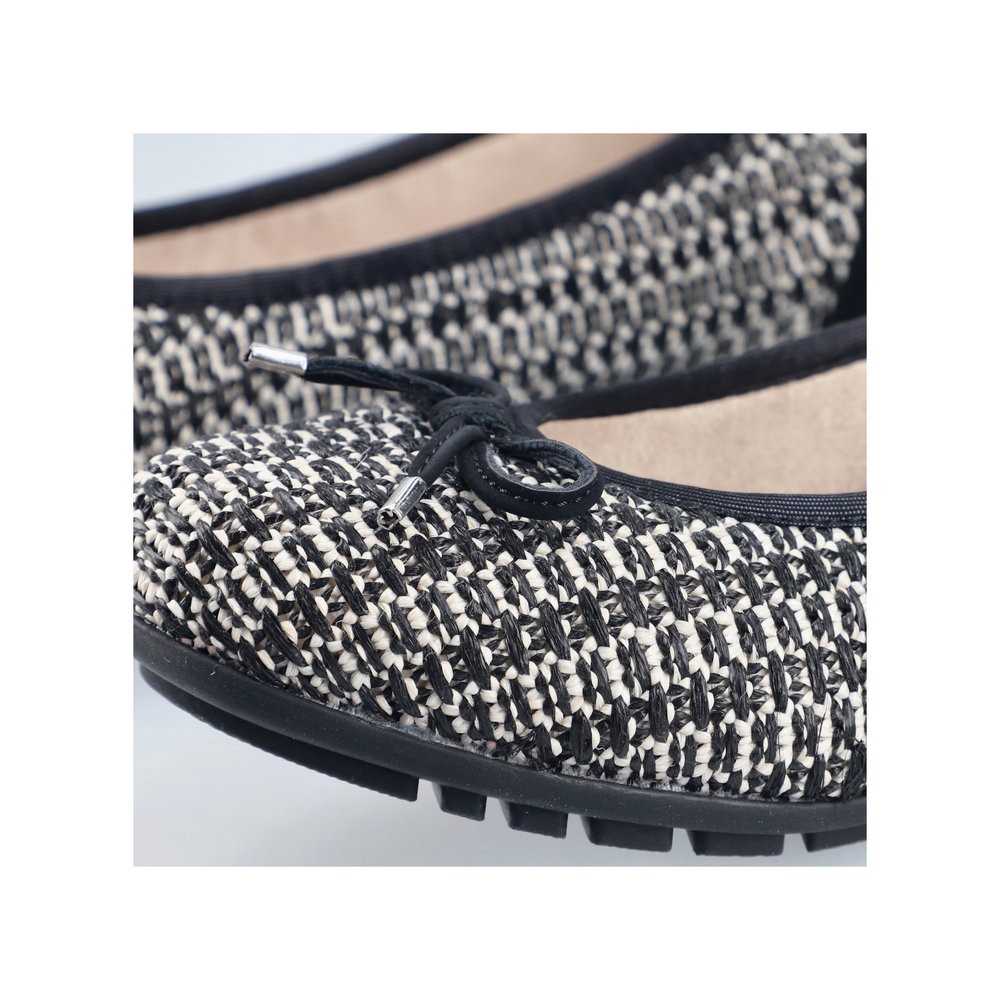 részlet RIEKER 43850-00 fekete női balerina