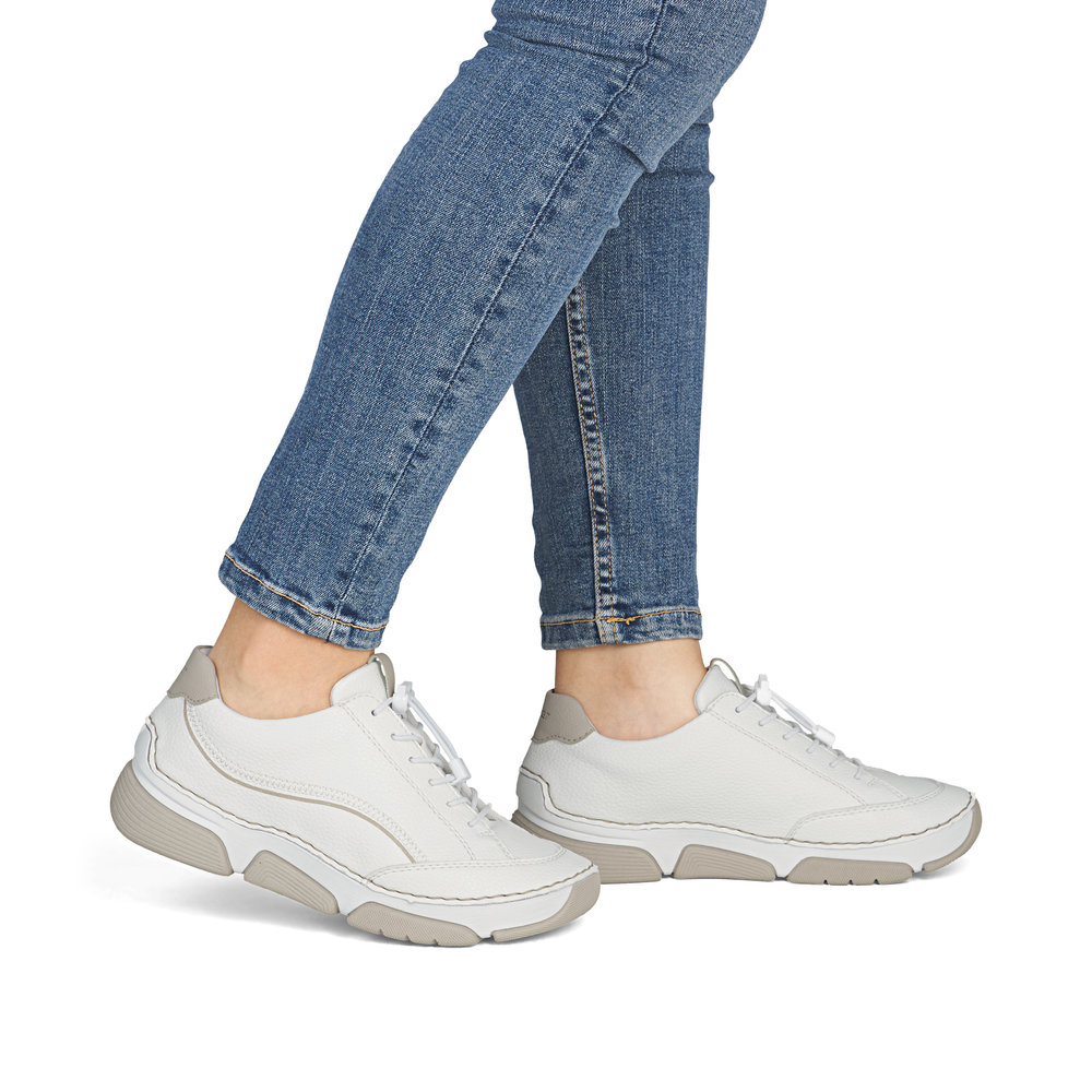 részlet RIEKER 45969-80 fehér női sneaker Antistress technológiával