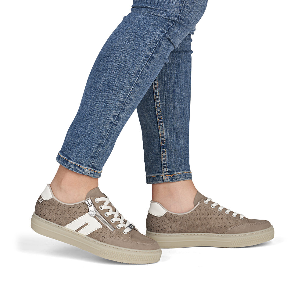 részlet RIEKER L5903-20 bézs női sneaker természetes bőrből Antistress talppal