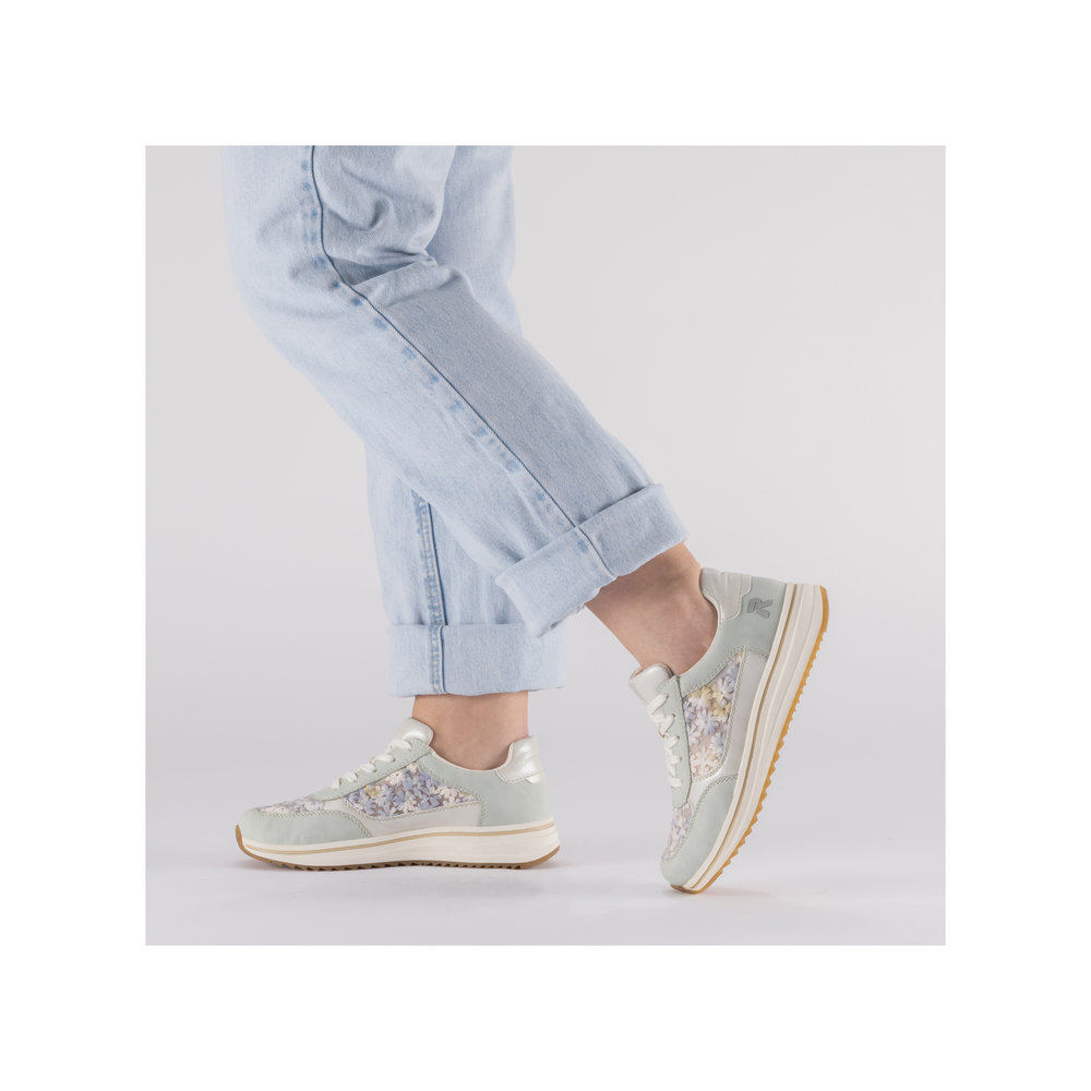 részlet RIEKER L5812-91 kék női bőr sportcipő gyönyörű mintával, Antistress