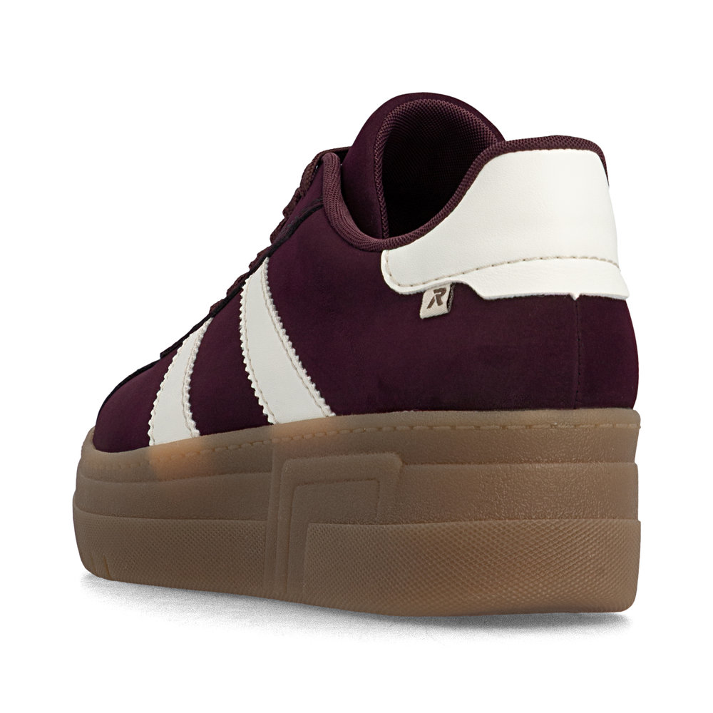 részlet RIEKER M7601-30 bordó női platformos sportcipő 3 cm-es platformmal, modern és ké