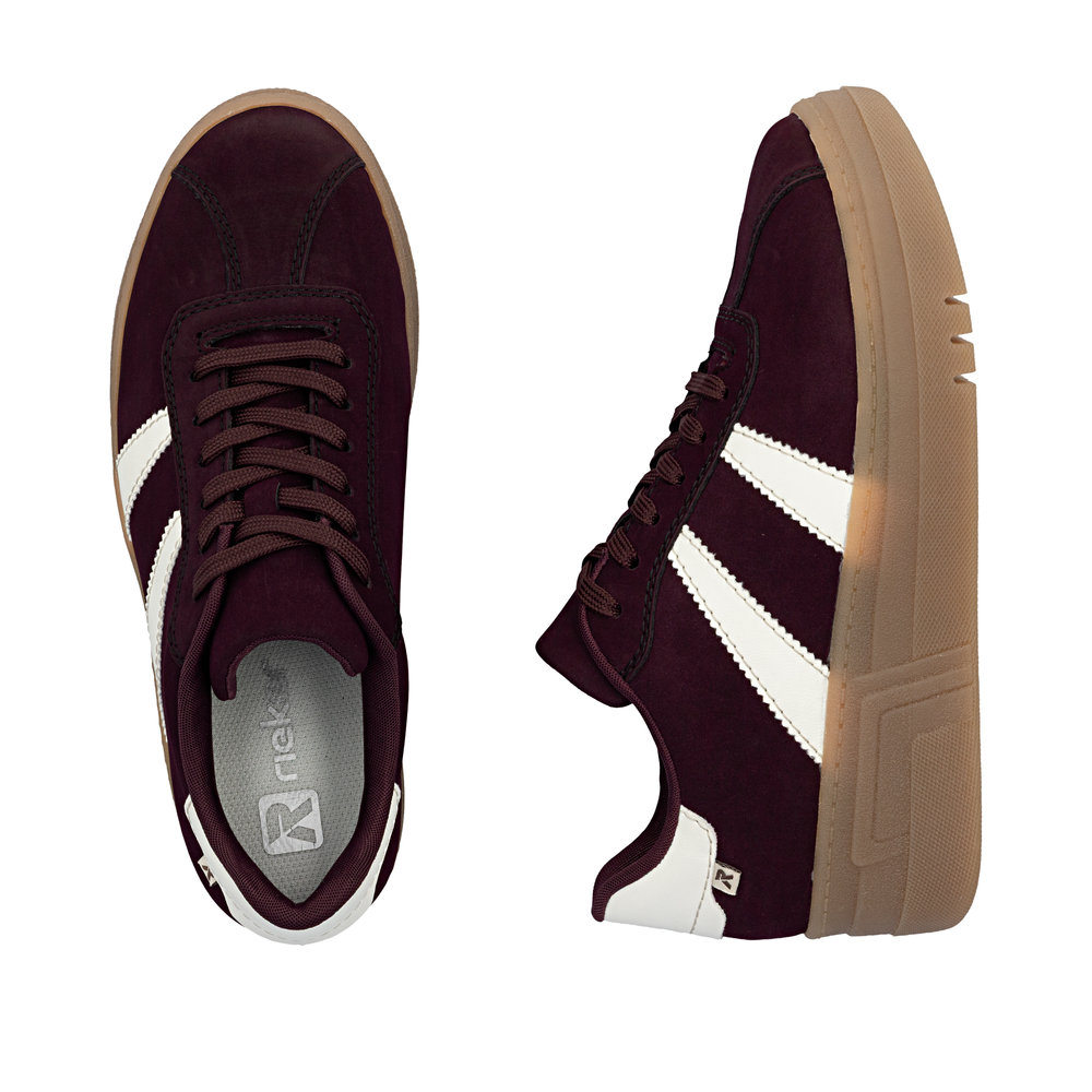 részlet RIEKER M7601-30 bordó női platformos sportcipő 3 cm-es platformmal, modern és ké