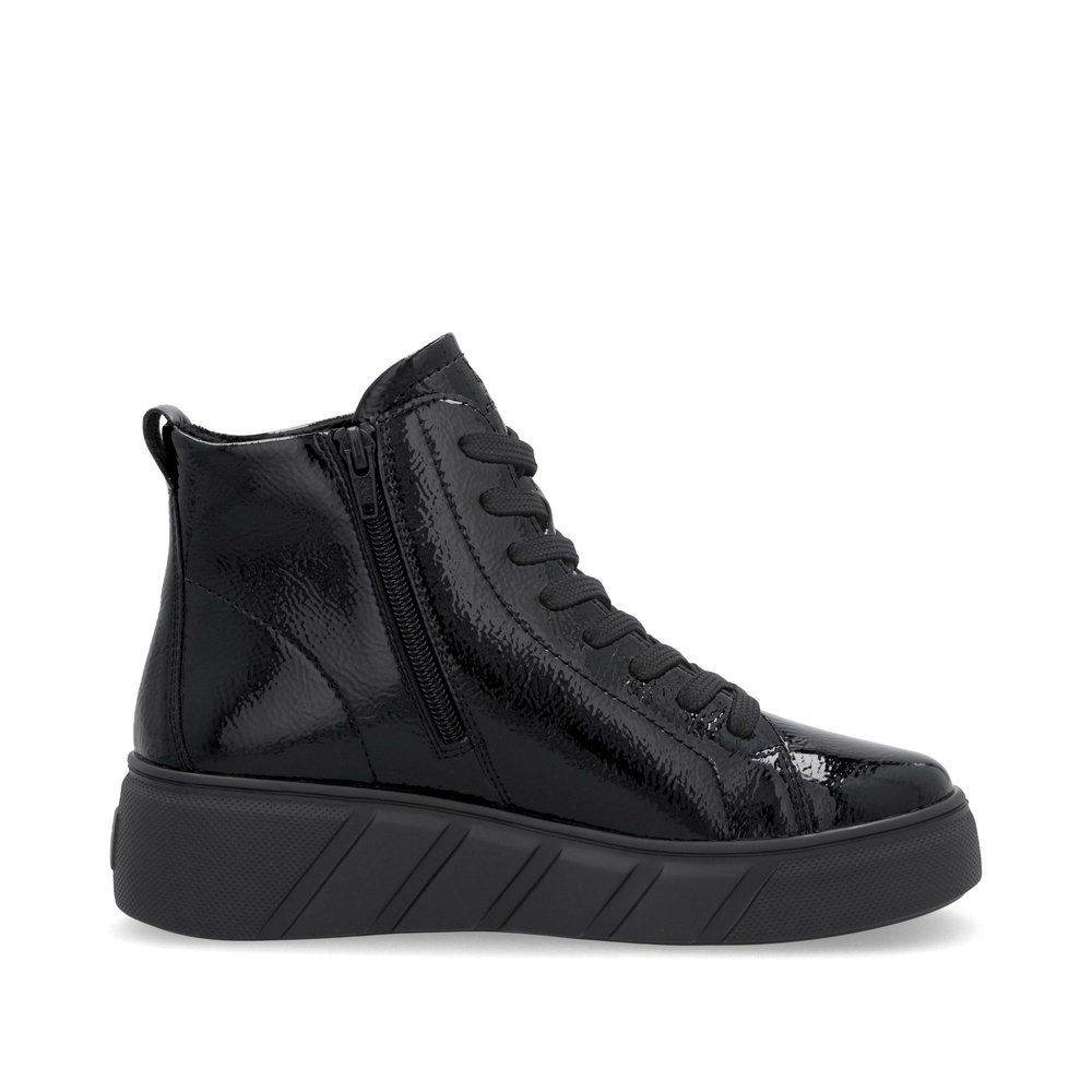 részlet RIEKER W2661-01 fekete női bőr bokacsizma, modern és kényelmes