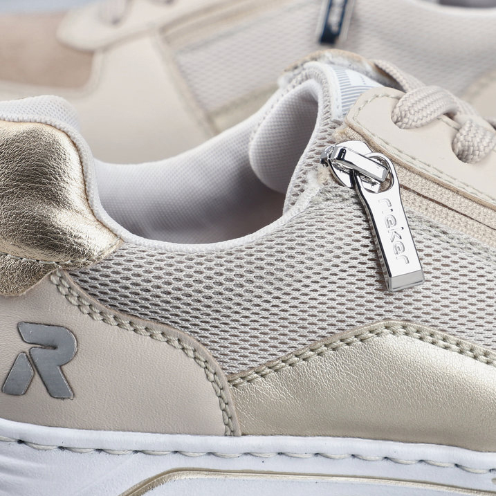 részlet RIEKER 53101-60 bézs női kényelmes és szellős városi sportcipő