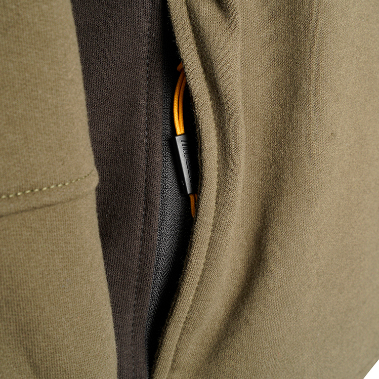 részlet JCB Trade Crew olive green férfi pulóver