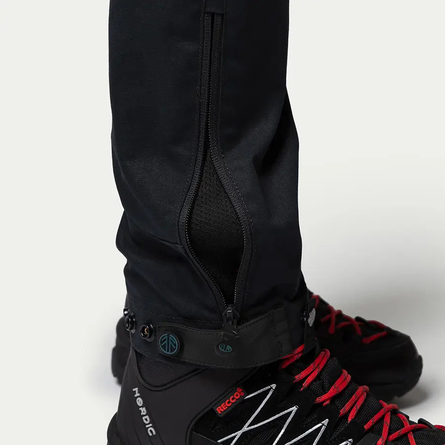 részlet Beyond Nordic Sweden Onyx Teflon EcoElite® női túranadrág