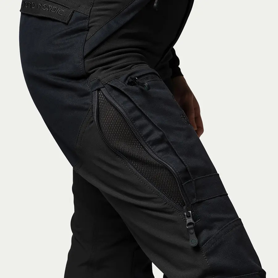 részlet Beyond Nordic Sweden Onyx Teflon EcoElite® női túranadrág