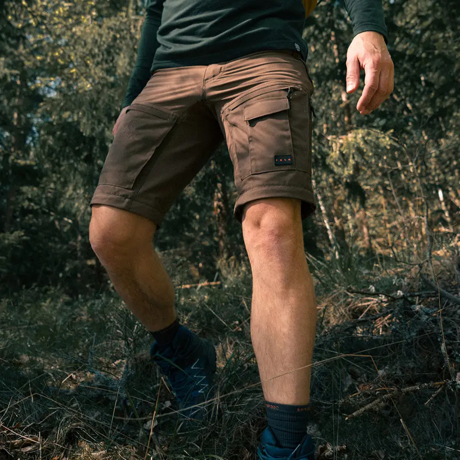 részlet Beyond Nordic Sweden Zip-Off Teflon EcoElite® túranadrág