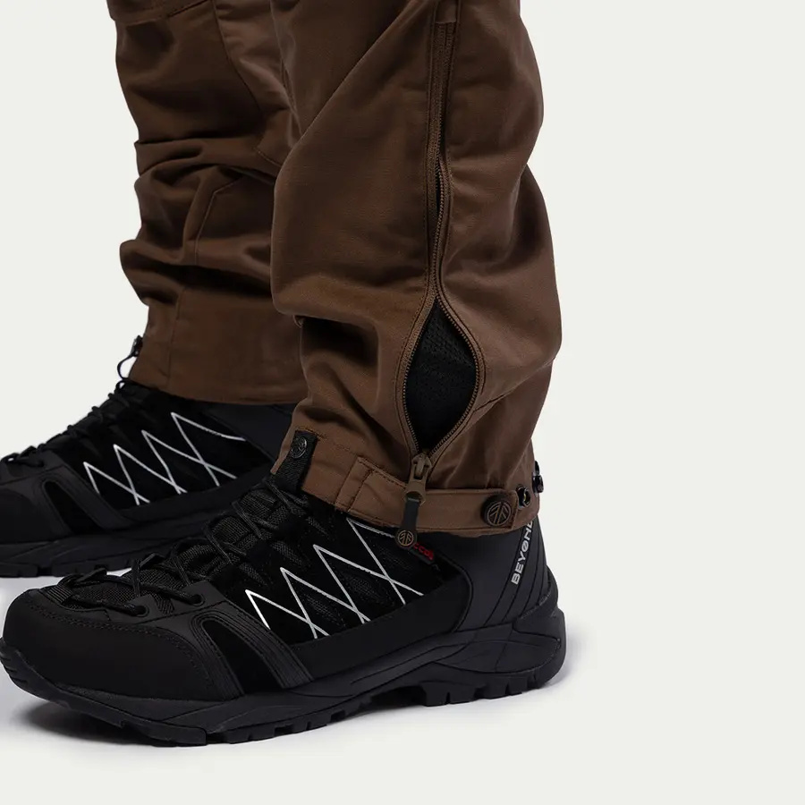 részlet Beyond Nordic Sweden Zip-Off Teflon EcoElite® túranadrág