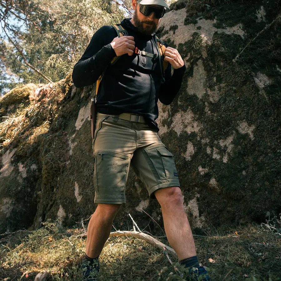 részlet Beyond Nordic Sweden Zip-Off Teflon EcoElite® túranadrág