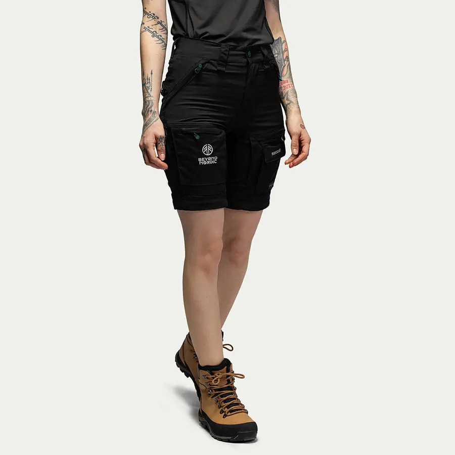 részlet Beyond Nordic Sweden Zip-Off 2v1 Teflon EcoElite® női túranadrág
