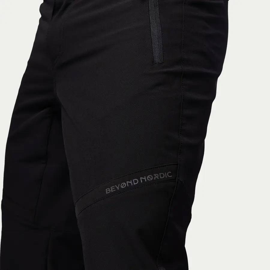 részlet Beyond Nordic Sweden Light Terraflex™ quick-dry túranadrág
