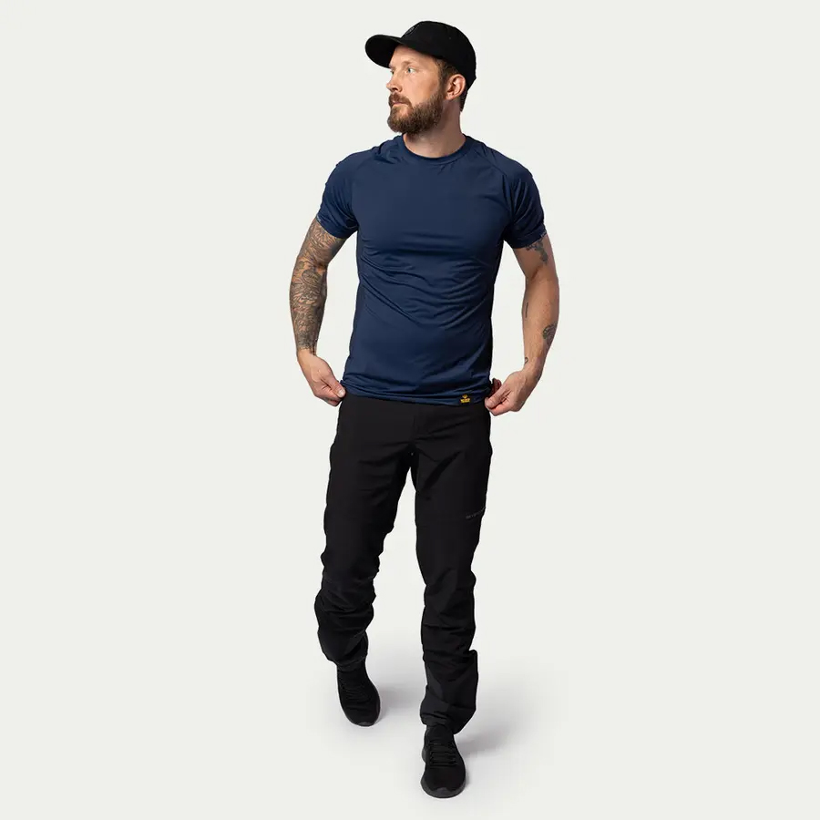 részlet Beyond Nordic Sweden Light Terraflex™ quick-dry túranadrág