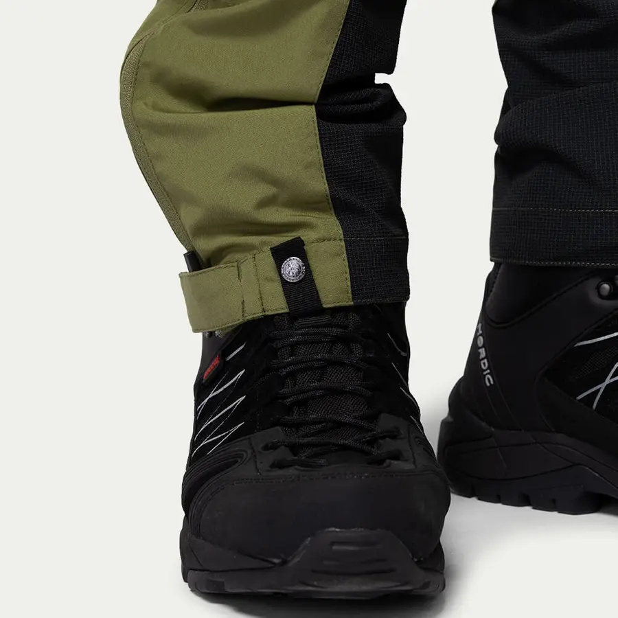 részlet Beyond Nordic Sweden férfi zöld outdoor nadrág stretch kényelmes vízlepergető