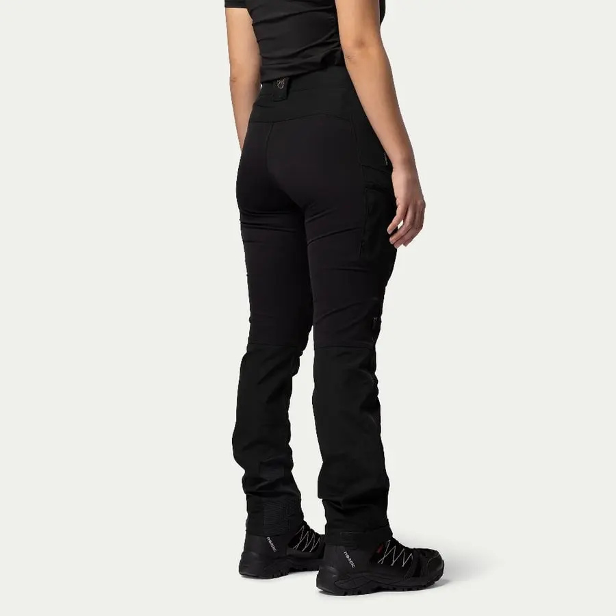 részlet Beyond Nordic Sweden női fekete outdoor nadrág stretch kényelmes vízlepergető