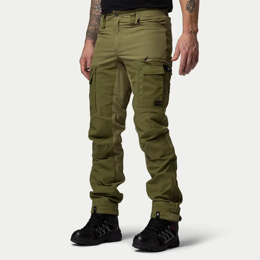 részlet Beyond Nordic Sweden férfi zöld outdoor nadrág stretch kényelmes vízlepergető