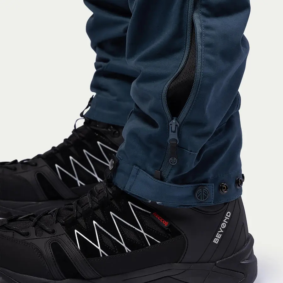 részlet Beyond Nordic Sweden férfi kék 2 az 1-ben outdoor nadrág, levehető szárakkal