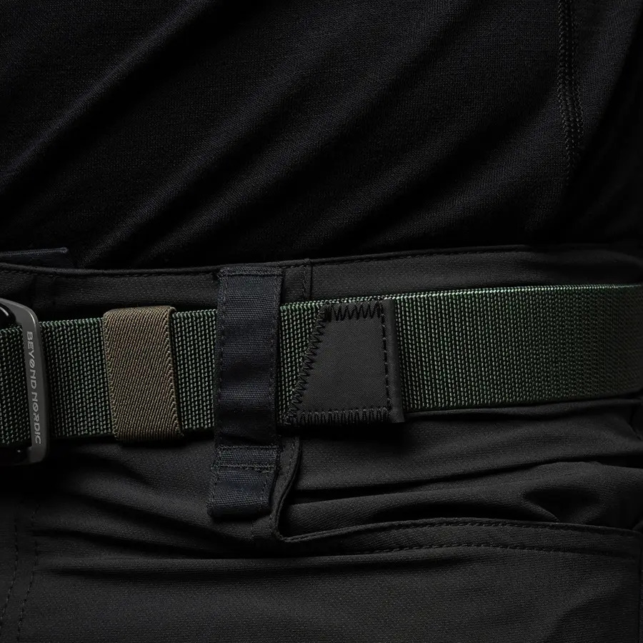 részlet Beyond Nordic Sweden BN407 zöld univerzális öv fém csattal