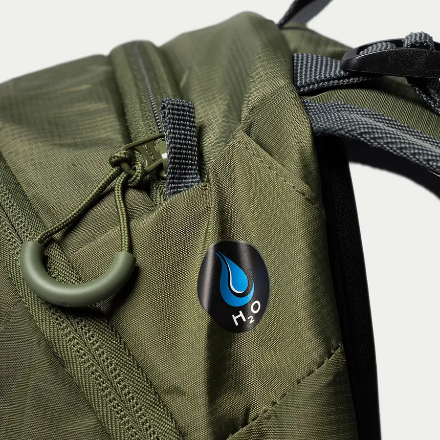 részlet Beyond Nordic Sweden BN503 olív férfi outdoor hátizsák 20L