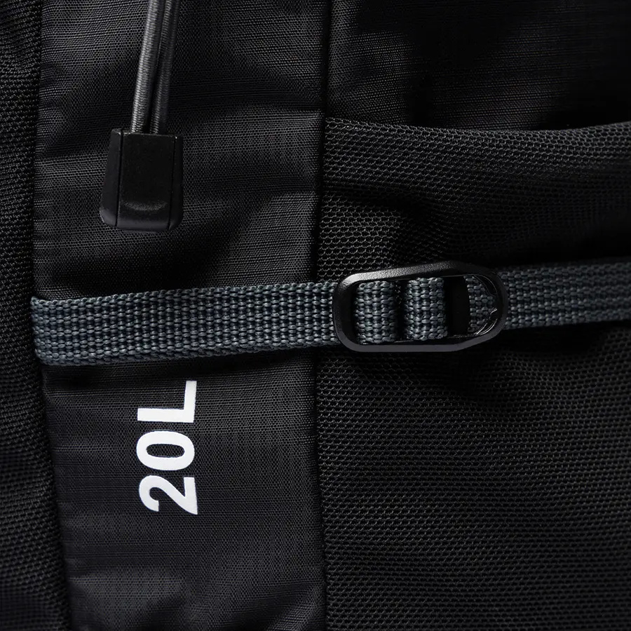 részlet Beyond Nordic Sweden BN503 fekete férfi outdoor hátizsák 20L