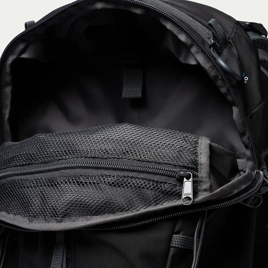 részlet Beyond Nordic Sweden BN503 fekete férfi outdoor hátizsák 20L