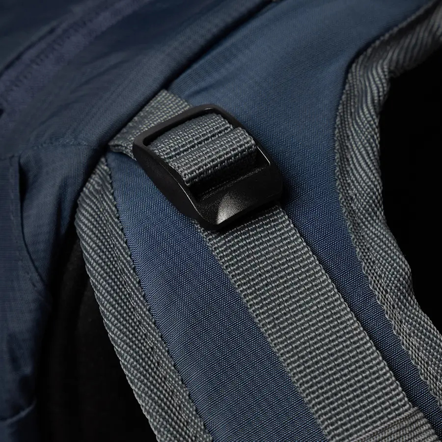 részlet Beyond Nordic Sweden BN503 fekete férfi outdoor hátizsák 20L