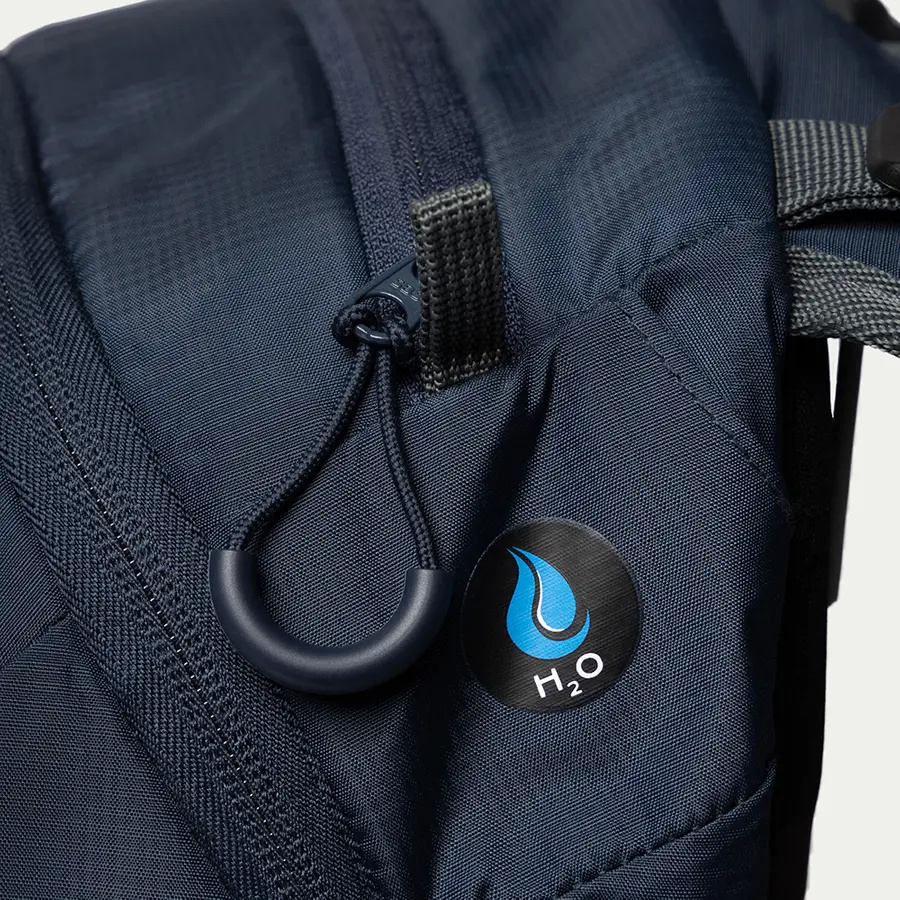 részlet Beyond Nordic Sweden BN503 fekete férfi outdoor hátizsák 20L