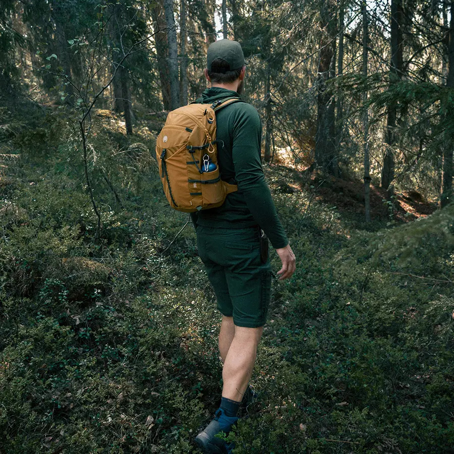 részlet Beyond Nordic Sweden BN503 fekete férfi outdoor hátizsák 20L