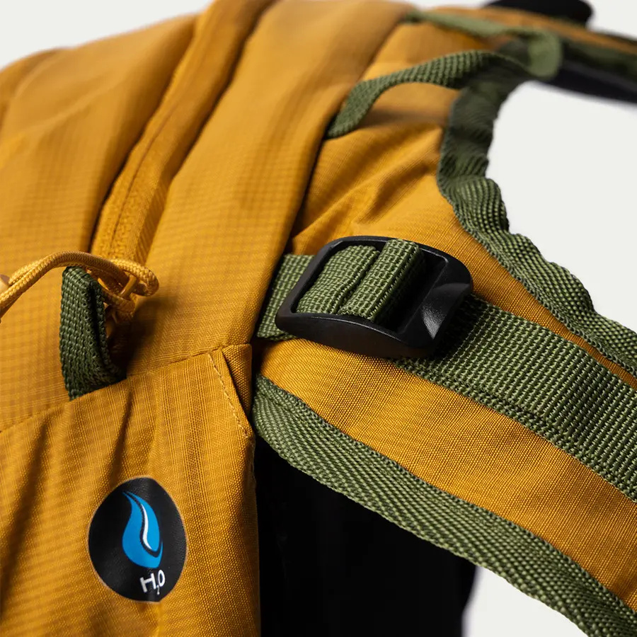 részlet Beyond Nordic Sweden BN503 fekete férfi outdoor hátizsák 20L