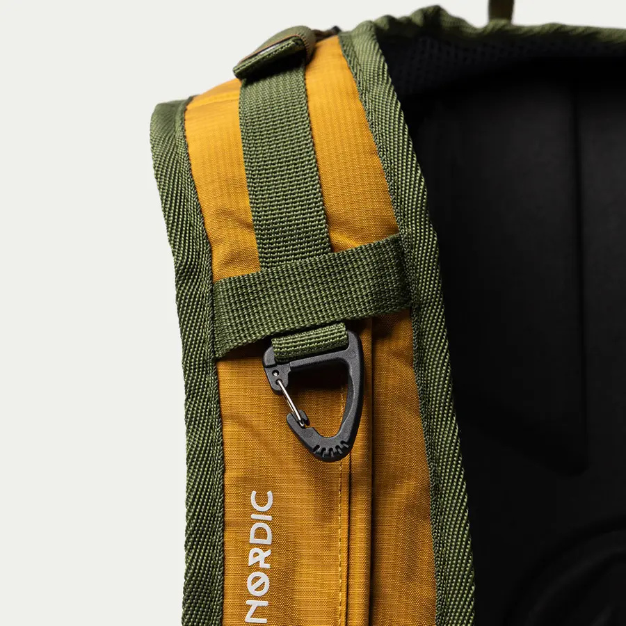 részlet Beyond Nordic Sweden BN503 fekete férfi outdoor hátizsák 20L