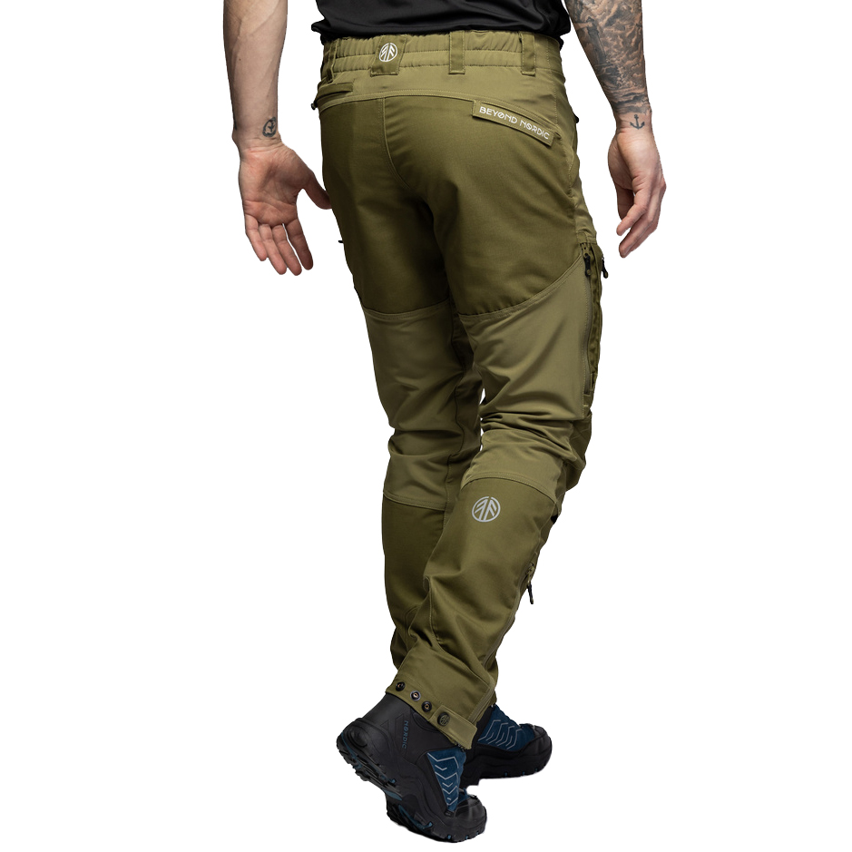 részlet Beyond Nordic Sweden Teflon EcoElite® RECCO túranadrág